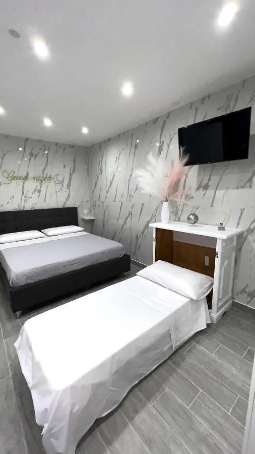 Apartment Maison Marina - Quartierispagnoli Naples